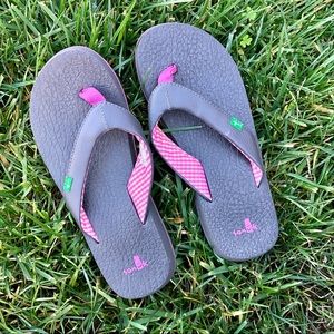 Sanuk Yoga Mat Flip Flops in size 6